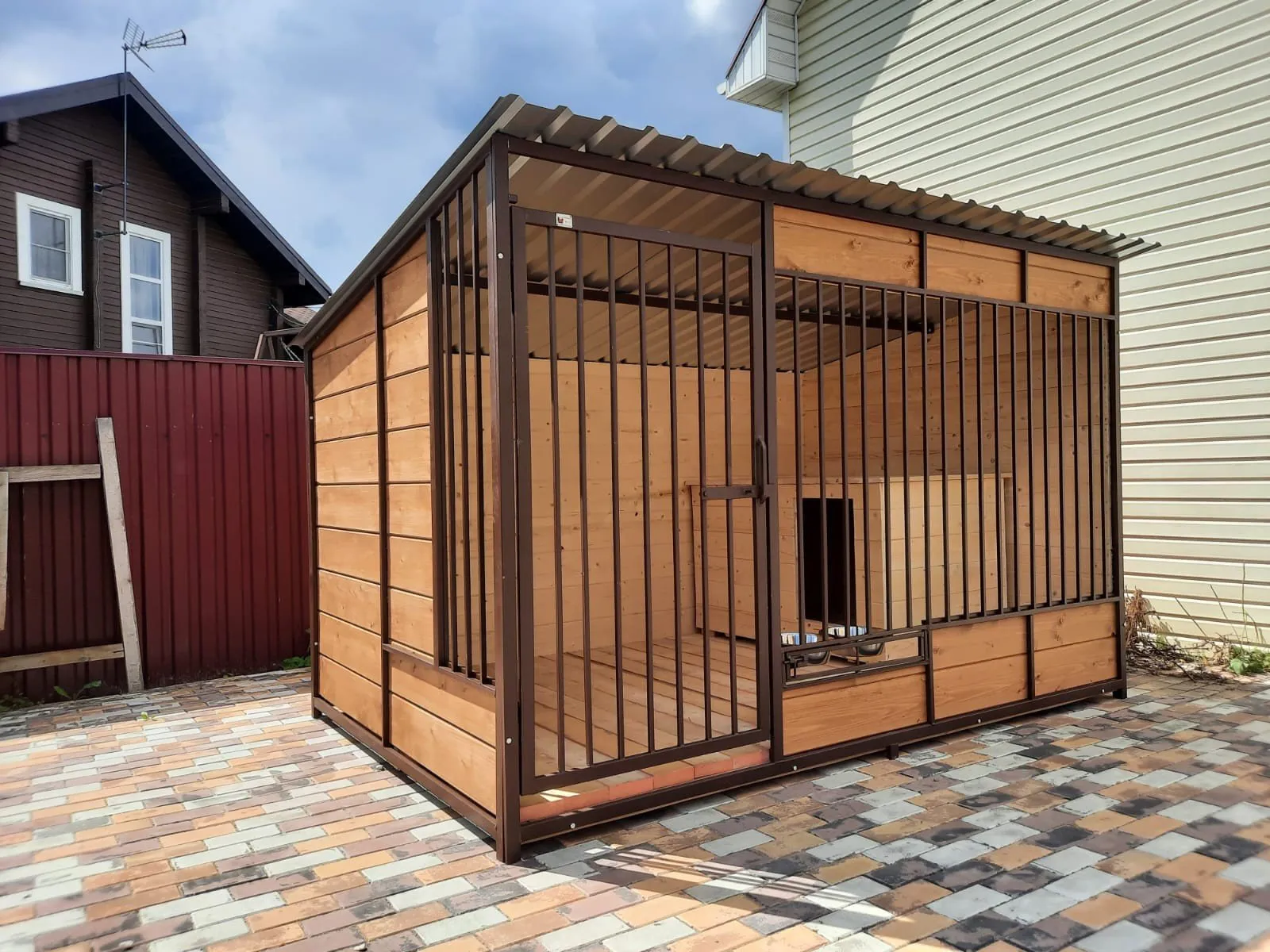 Вольер «Каменц»