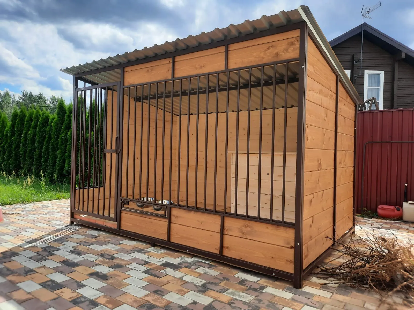 Вольер «Каменц»